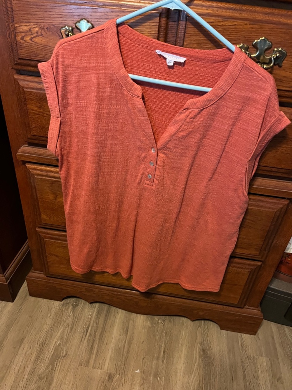Jane and Delancey Short-Sleeve Henley Top in Rust